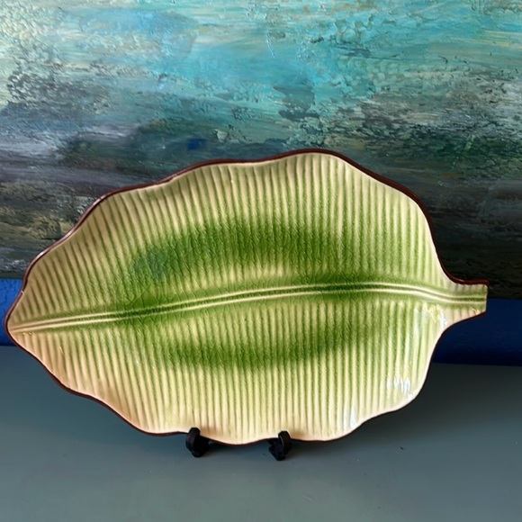 2 Large Heavy Thick Green Leaf Ceramic Platters Serving Dishes - Picture 3 of 6